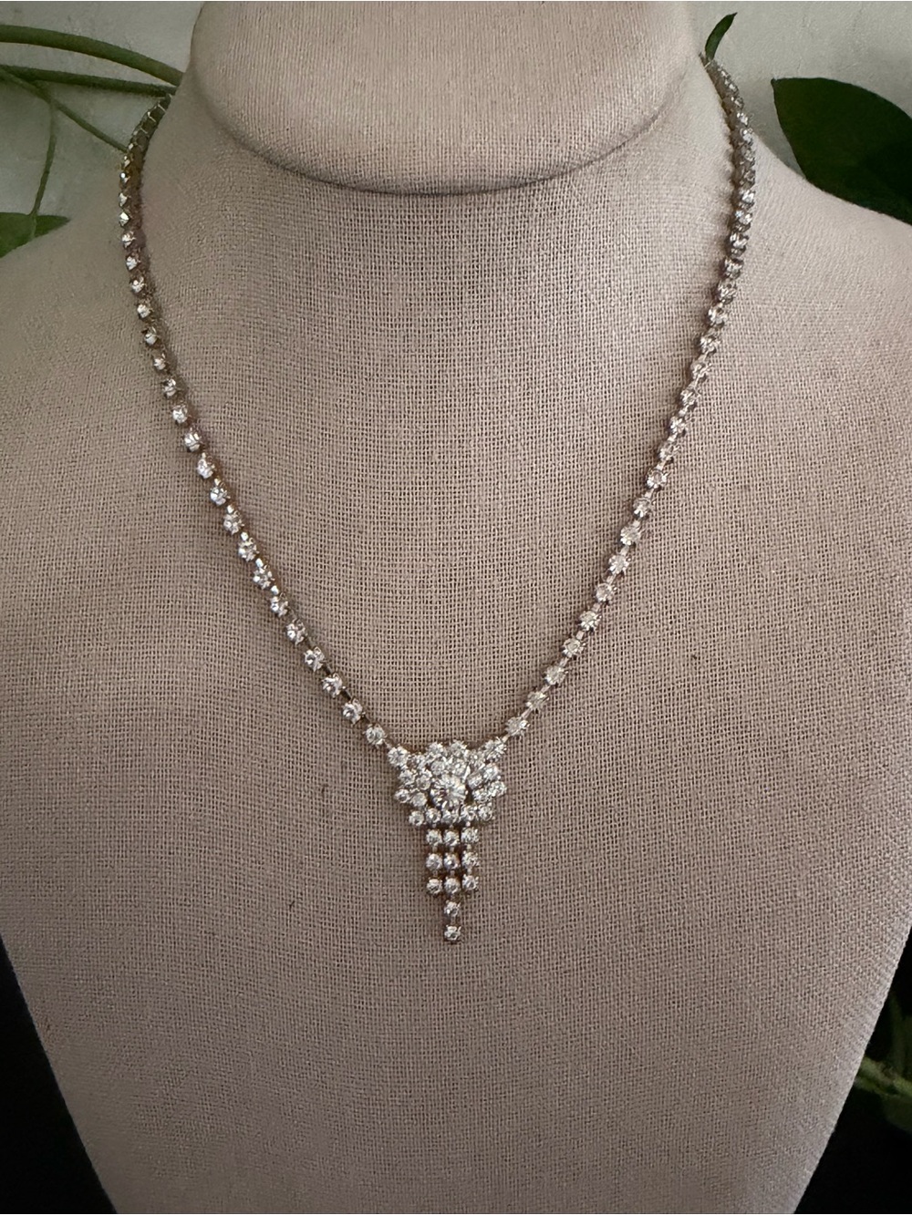 Vintage 1950’s Silver Crystal Tassel Rhinestone Cocktail Necklace